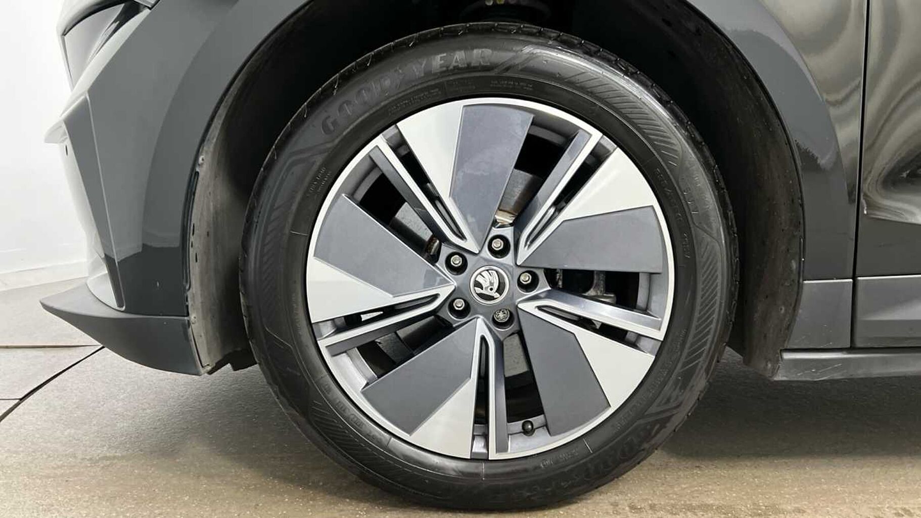 SKODA Enyaq 62kWh 60 SUV 5dr Electric Auto (DC120kW) (179 ps)